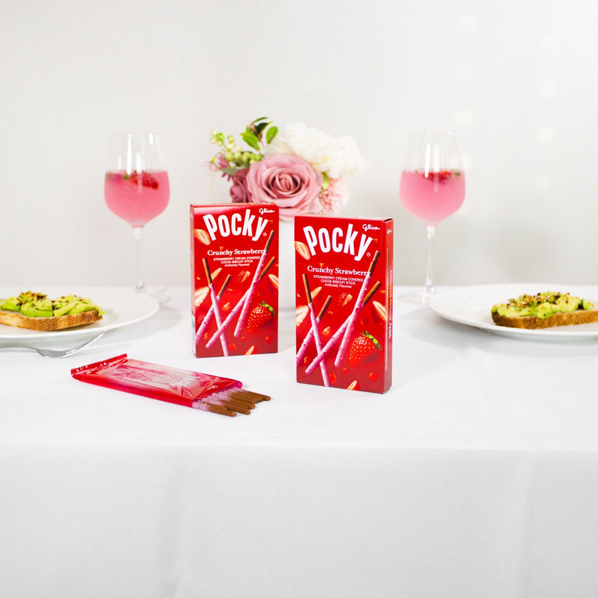 Pocky Strawberry - elegant table display